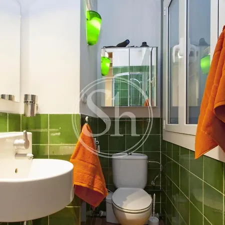 Cozy Beside Sagrada Familia For 2 * Barcelona