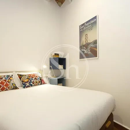Cozy Apartment Beside Sagrada Familia For 2
