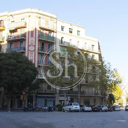 Cozy Apartment Beside Sagrada Familia For 2 Apartment Barcelona