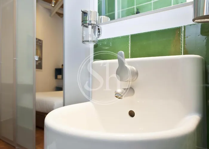 Cozy Apartment Beside Sagrada Familia For 2