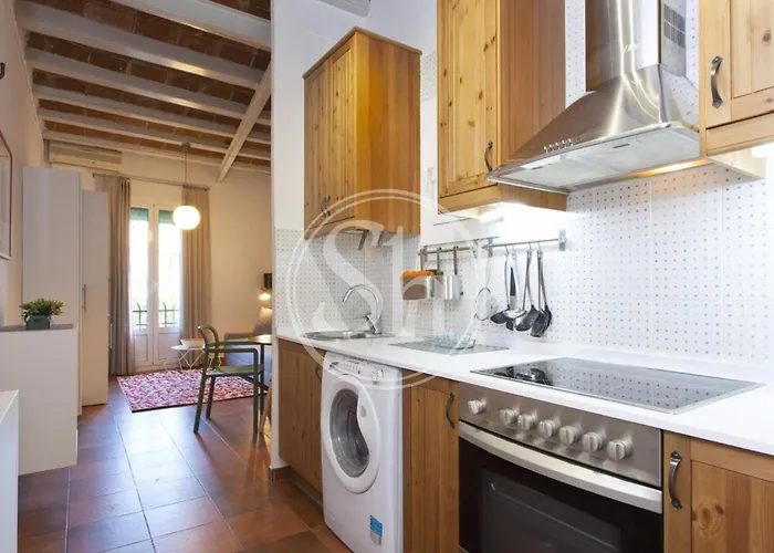 Cozy Apartment Beside Sagrada Familia For 2 * Barcelona